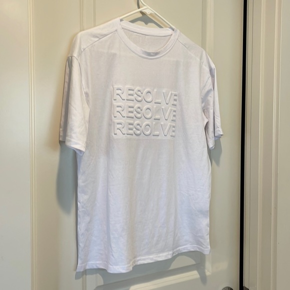 DAZY Letter Embossed Drop Shoulder Tee | SHEIN USA - Picture 2 of 6